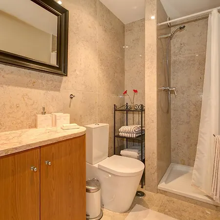 Empire Building By Homing Apartment *