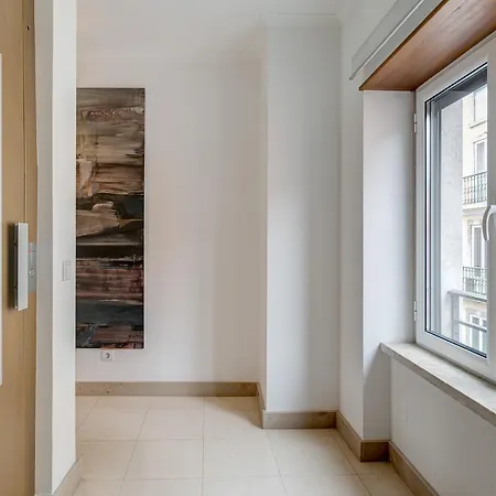 Apartment Empire Building By Homing Lisbon