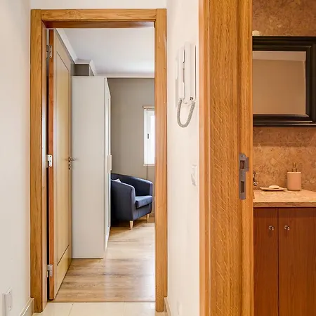 Apartment Empire Building By Homing Lisbon