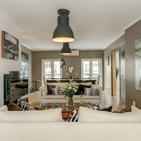 Appartement Empire Building By Homing *